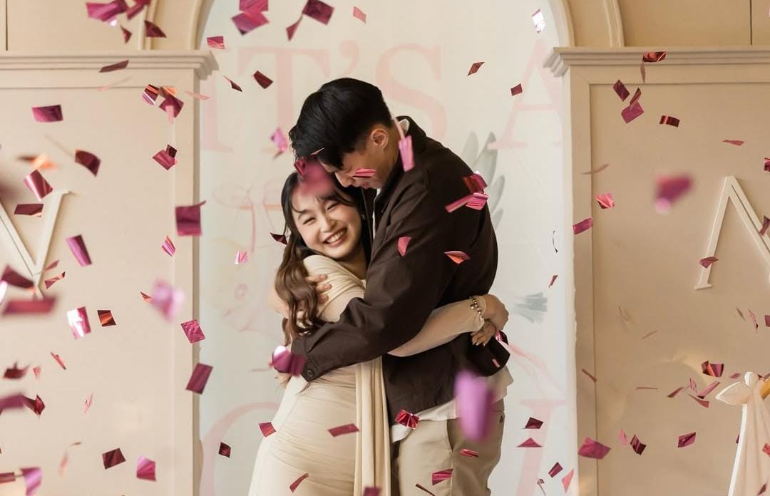 Vincent dan vior dalam momen gender reveal